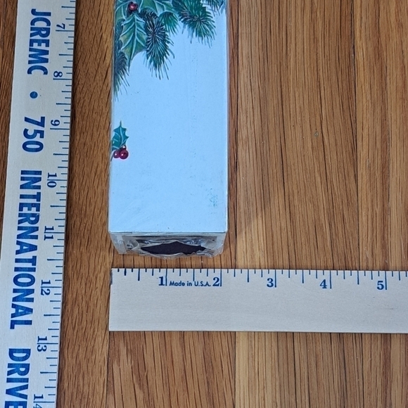 Vintage 11" Christmas Matches in Box NEW Dead Stock 90 Pieces Collectible - Picture 9 of 9